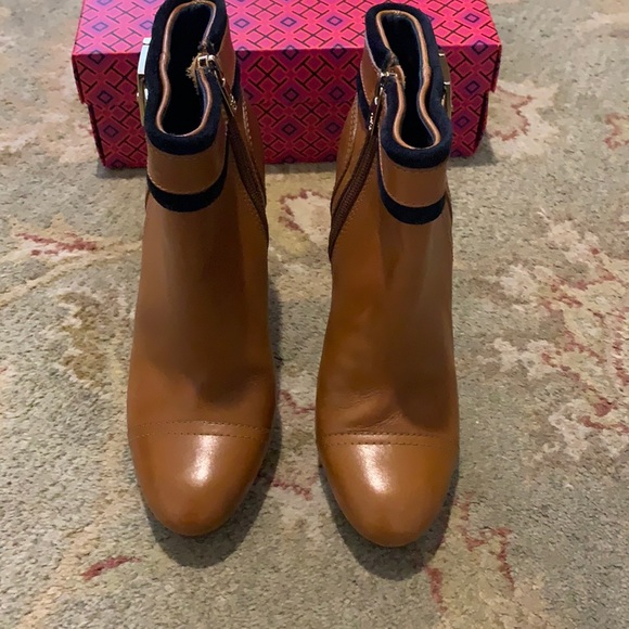 Tory Burch Belinda Cognac Bootie Size 9 - Picture 6 of 11